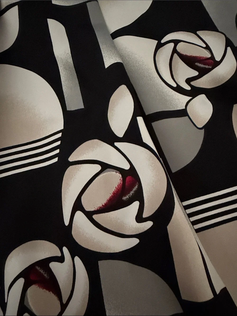 Women’s Black Geometric Pleated Skirt - White House Black Market - size 6